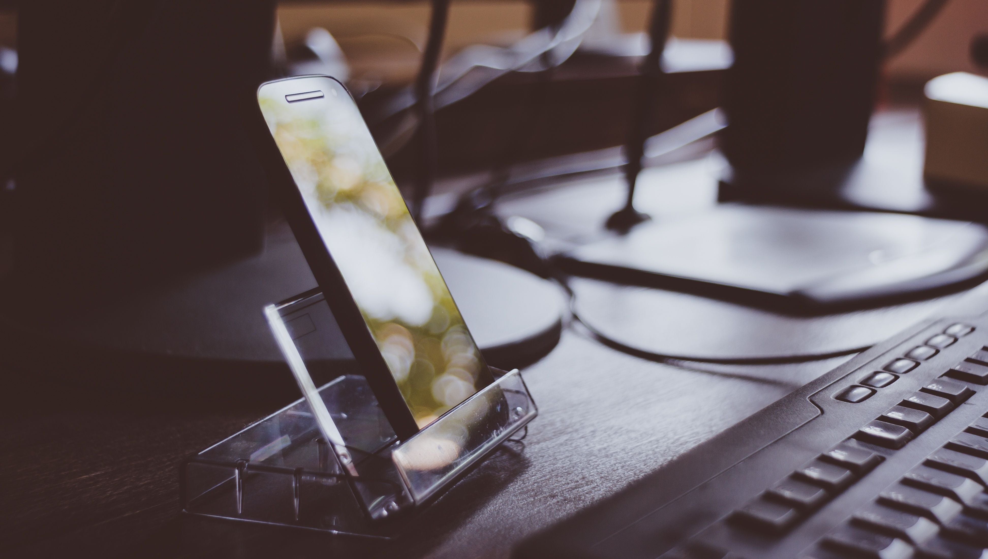 Dynamic Trendy Youth Tech Lifestyle
