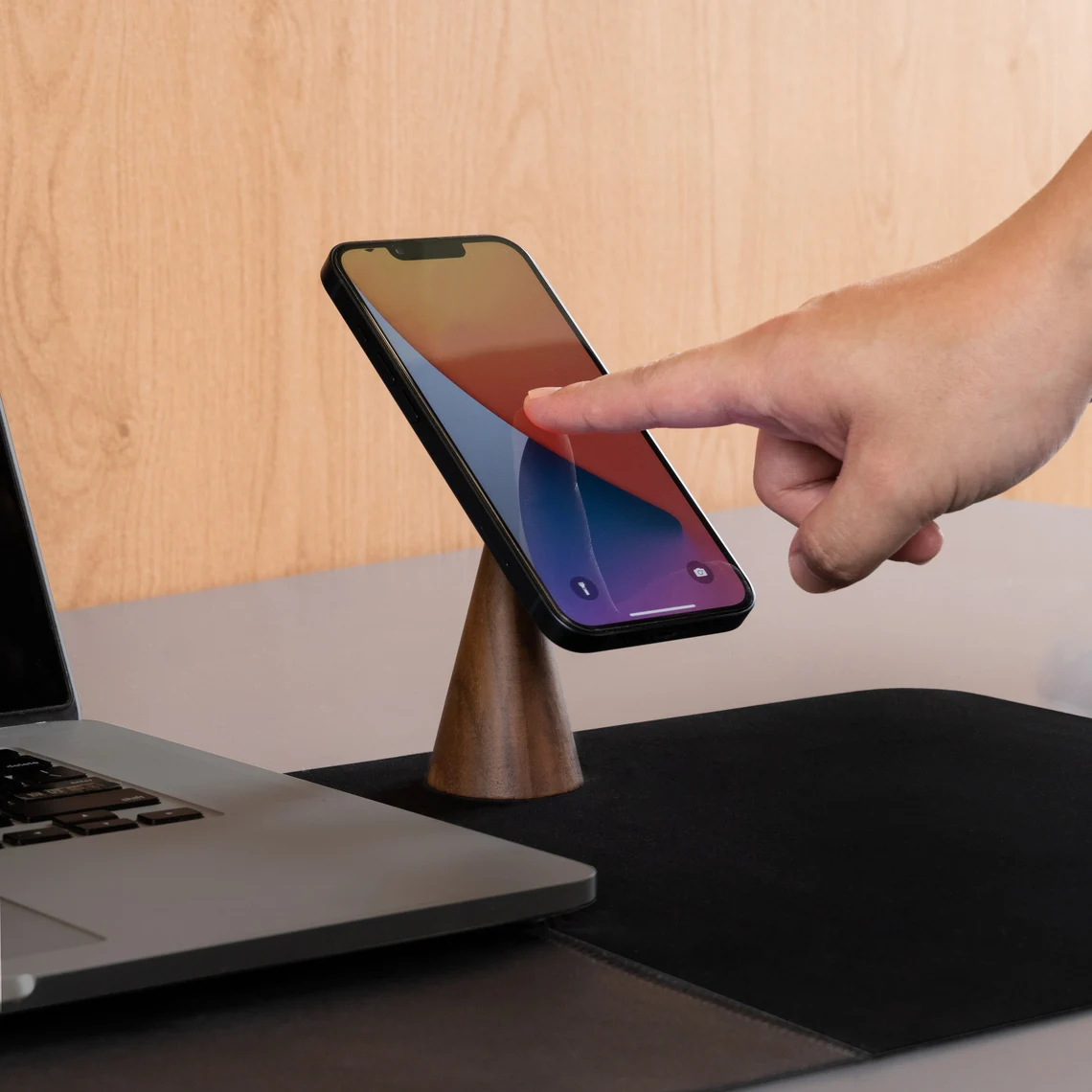 360 Degree Rotating Wooden Magnetic Phone Stand