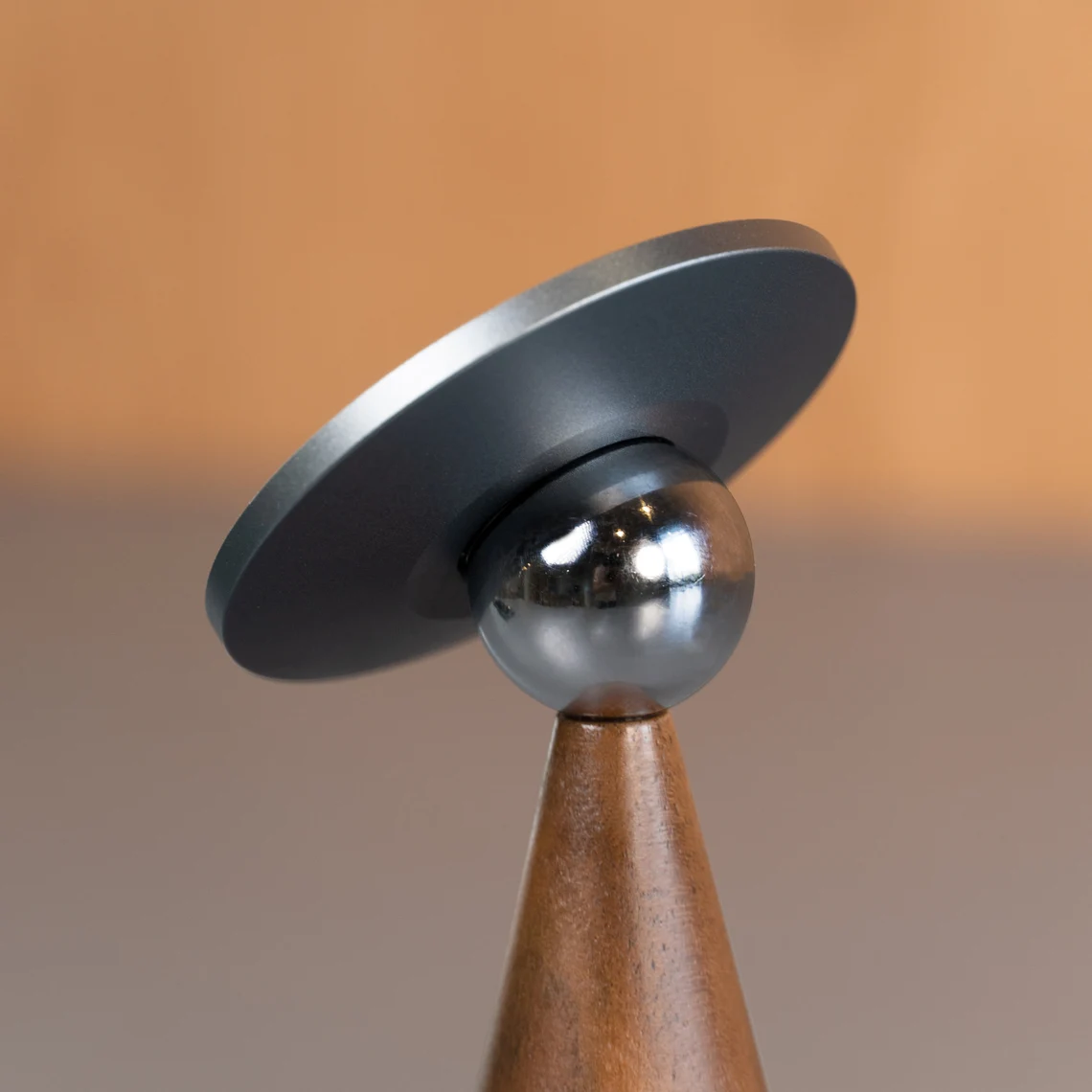 360 Degree Rotating Wooden Magnetic Phone Stand