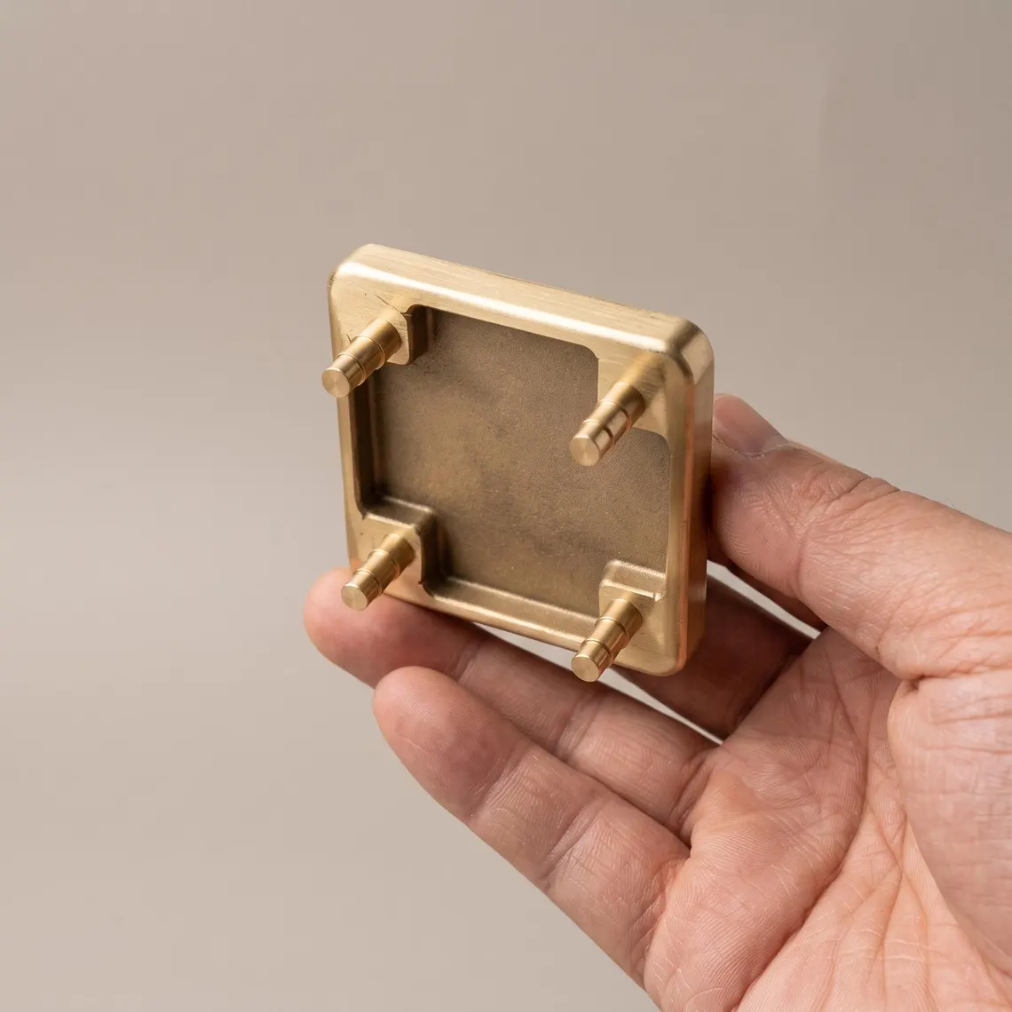 Mini Chair Shaped Metal Desktop Phone Holder